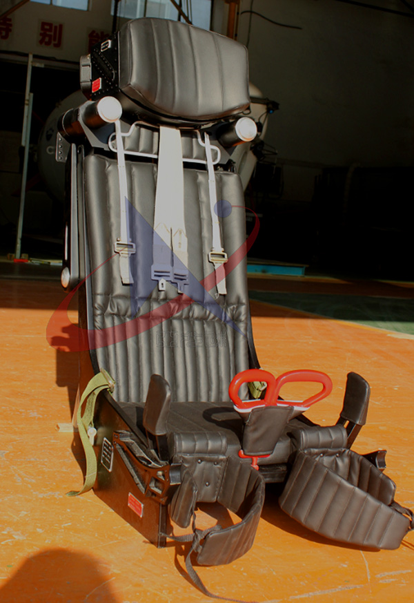  宇航救生K-36型弹射座椅伞舱